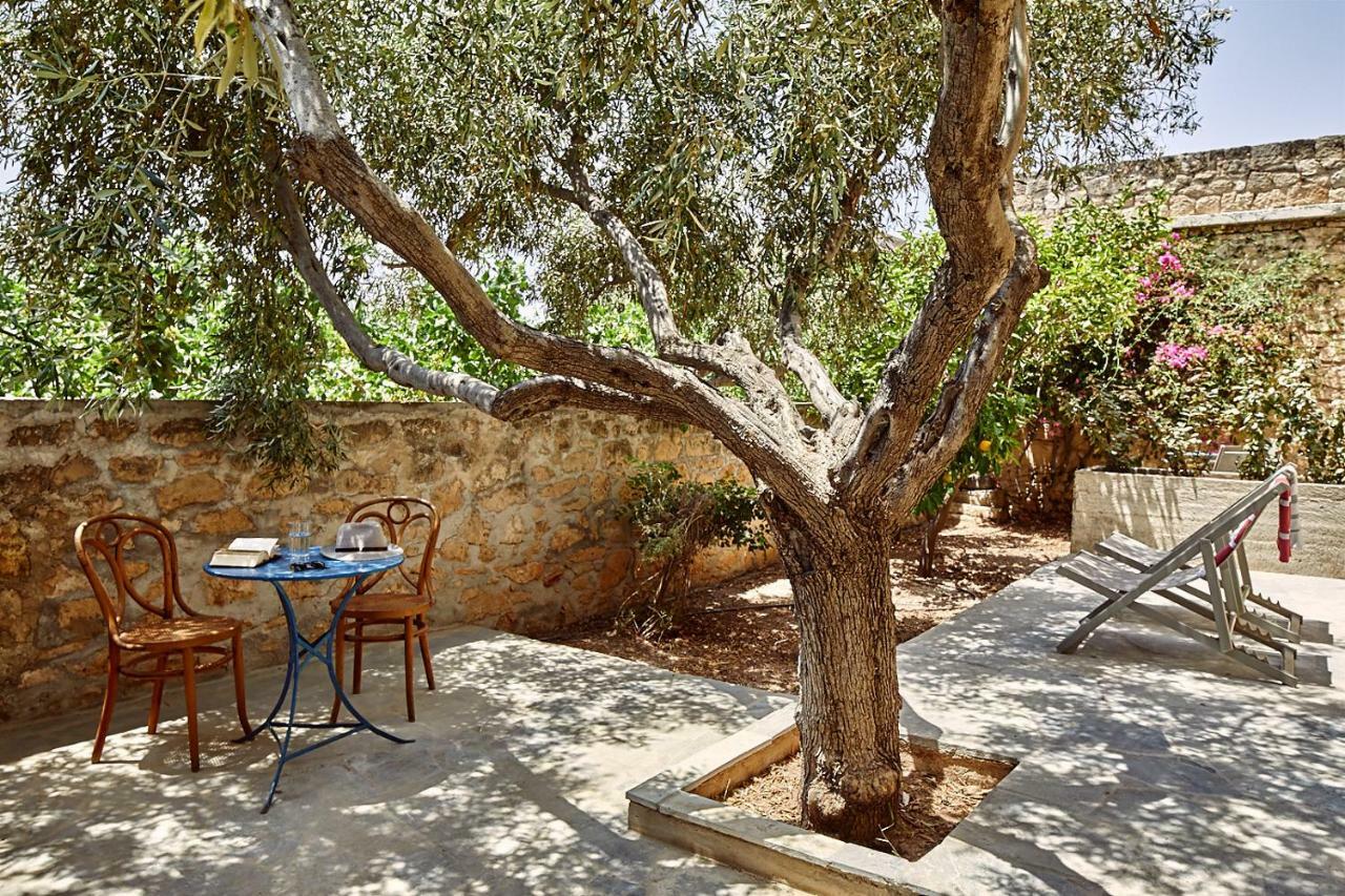 Nikolaou Art Residence Aegina Buitenkant foto